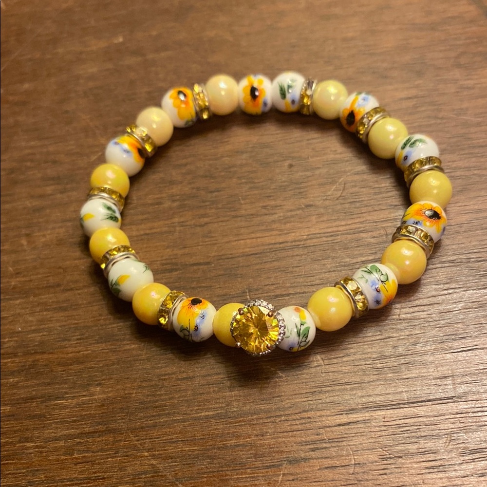 💛Handmade Yellow and White Beaded Bracelet with Metallic Accents
